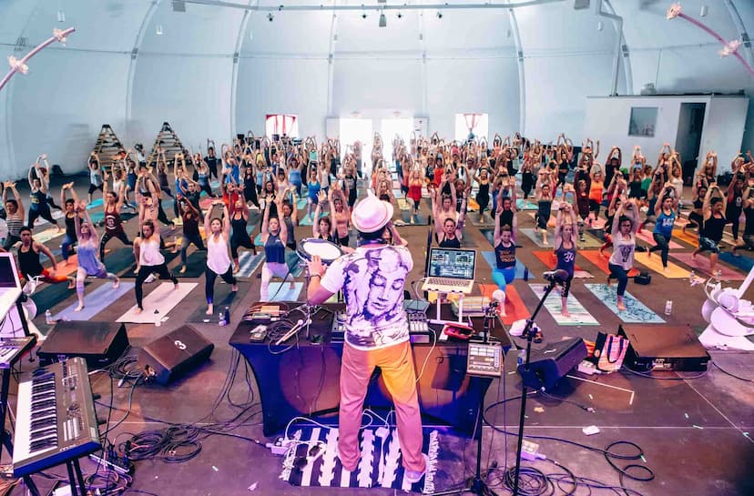 Decorative Image Banner with Live Teachers