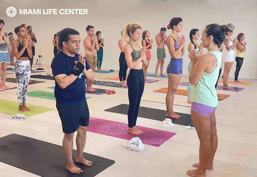 Decorative Image Banner with Live Teachers