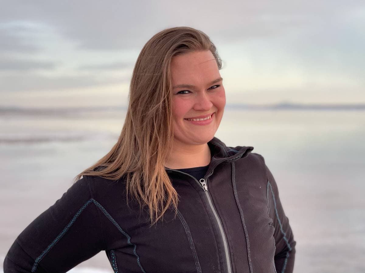Profile image of Lauren Holman