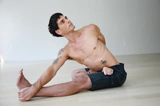 David Regelin - Yoga Teacher on Omstars