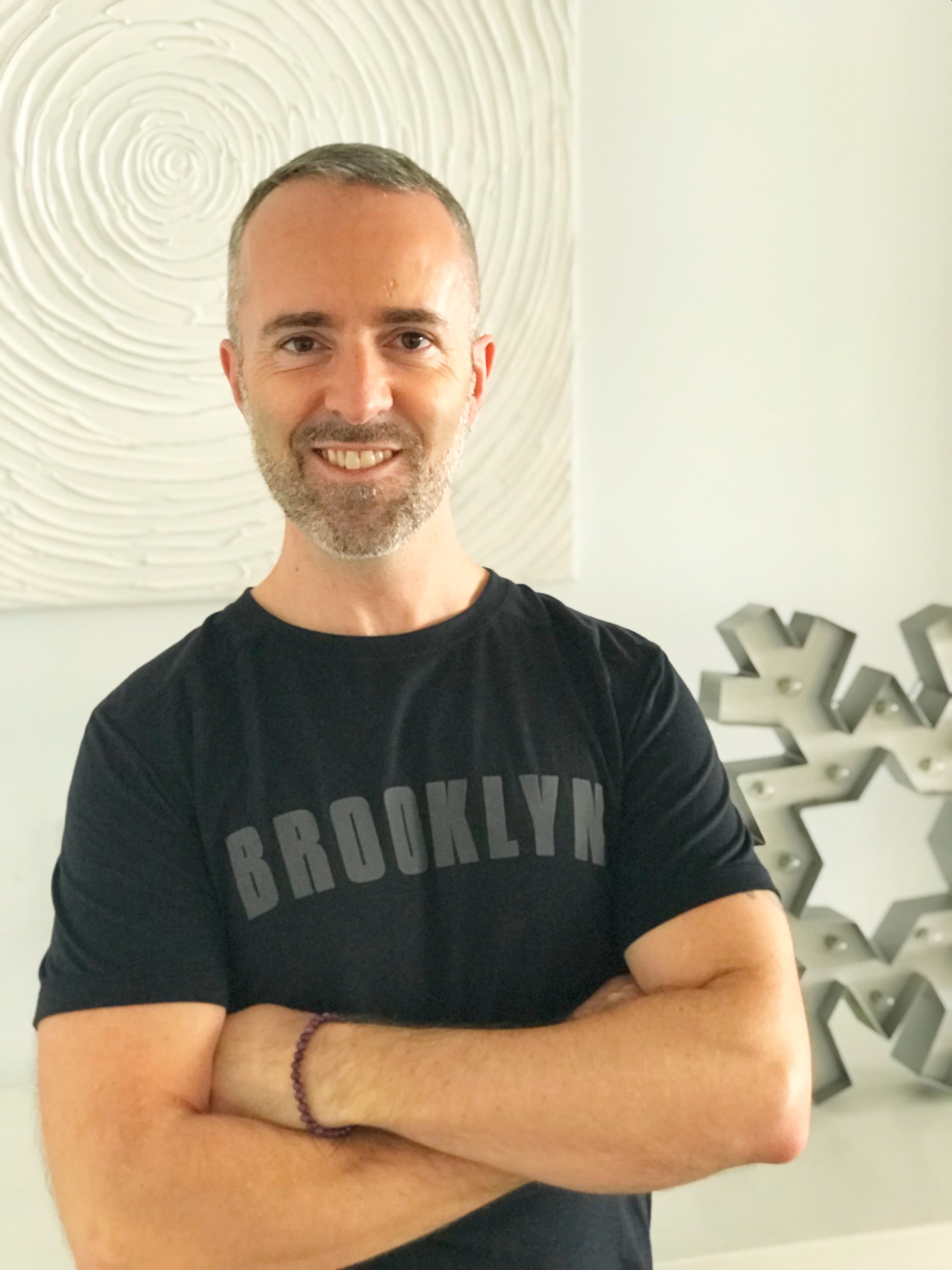 Dennis Hunter - Yoga Teacher on Omstars