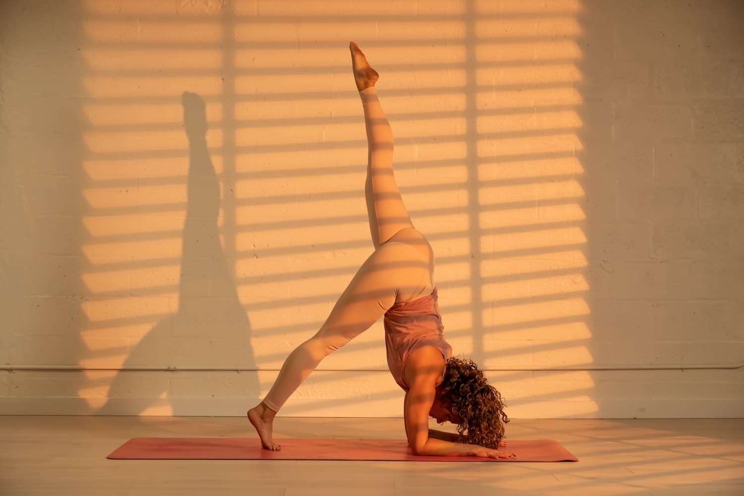 Handstand Vinyasa + Drills with Tatiana Uprimny