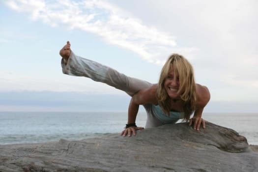 Lauren Hanna - Yoga Teacher on Omstars